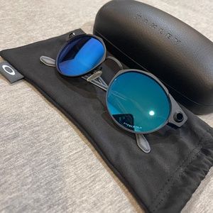Oakley Deadbolt sunglasses